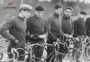 1958 - 1960 gadi.Liepājas komanda. 1 no lab.p. Gunārs Mežnieks, Hugo Graiste, Rolands Špaks, brāļi Miervaldis Jaunsleinis un Harijs Jaunsleinis.