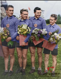 1957.gads - PSRS čempioni 30km distancē krosā.Raimonds Andersons, Antons Aniņš, Ziedonis Cakuls un Viktors Kiseļovs.